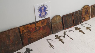 Yaşlı çiftin evinden 587 parça tarihi eser çıktı