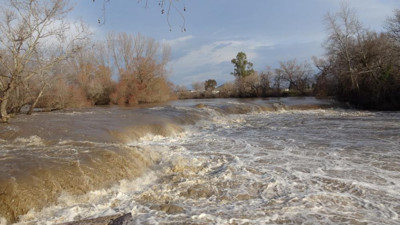 Sel Manavgat Irmağı'nı taşırdı