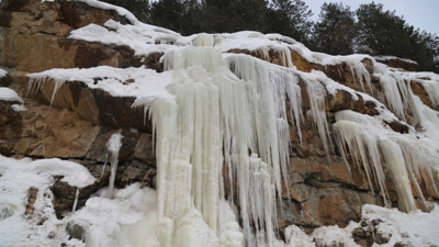 Zigana Dağı'nda 5 metrelik buz sarkıtı oluştu