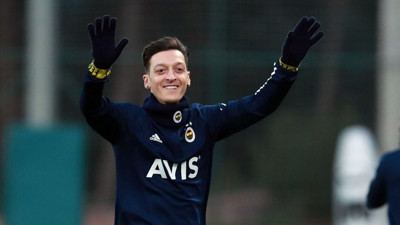 Şaka değil Mesut Özil'i istiyorlar!