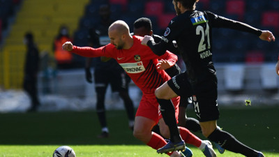 Gaziantep-Sivas maçında golü VAR iptal etti, ortam gerginleşti