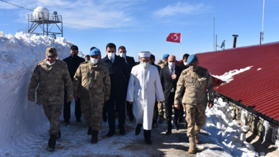 Diyanet İşleri Başkanı Ali Erbaş üs bölgesini denetledi