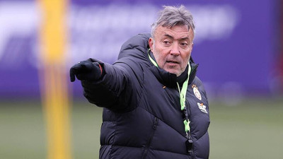 Galatasaray'da Pulgar, Gomis ve Pena oynayacak mı