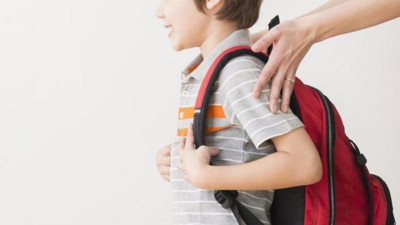 Bilinçsiz kullanılan okul çantası çocuğunuzun gelişimini olumsuz etkileyebilir.