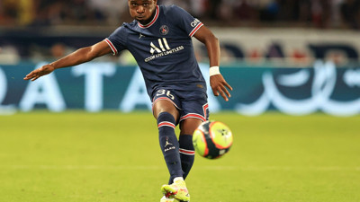 Galatasaray PSG'nin yıldızını getiriyor