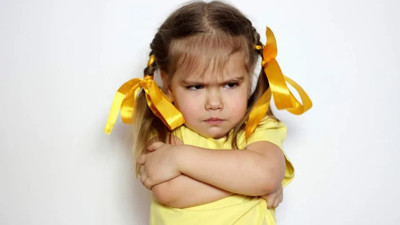 Öfkelenen çocuğa nasıl yaklaşmalıyız?