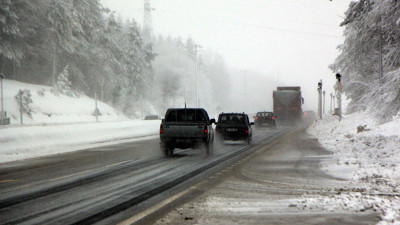 Bolu Dağı geçişinde kar yağışı ve sis engeli