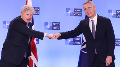 Stoltenberg ve Johnson NATO Karargahı'nda görüştü