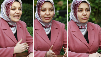 İlk türbanlı teğmen Hilal Kaplan'a konuştu. Hilal kaplayan ağlayacaktım dedi. Ama akıllara daha önce PKK güzellemesi yaparak, TSK aleyhine attığı tweetler geldi.