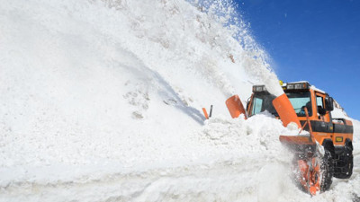 Antalya'da kar kalındığı 2 metre