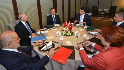 Ahmet Hakan tarihi zirveyi böyle yorumladı