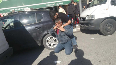 Alacaklı borcunu böyle tahsil etti! Kimse müdahale etmedi…