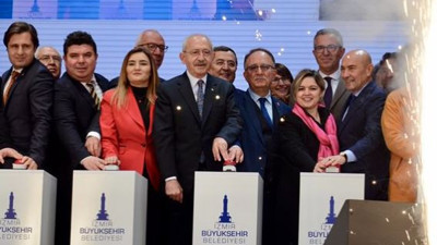 İzmir'de metro coşkusu! Soyer'den Kılıçdaroğlu'na sürpriz hediye