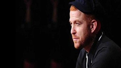 Athena Gökhan, toplumsal olaylara sessiz kalmıyor.