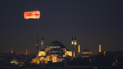 Dolunay İstanbul'da göz kamaştırdı! Ressamın tualinden çıkmış gibi...