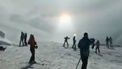 Palandöken'de güneşin etrafında oluştu kafalar gökyüzüne çevrildi