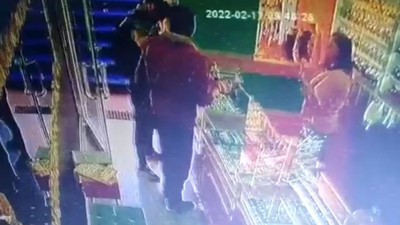 Kuyumcuyu soydular sahte altınlarla kaçtılar