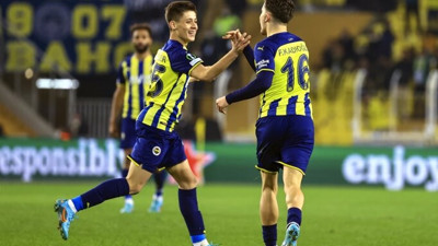 Bir Ferdi alkışlandı: Futbolculara küfürlü protesto