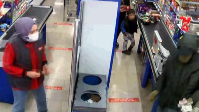 Sustalı bıçakla market soygunu