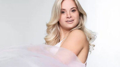 Victoria's Secret’a ilk Down Sendromlu model