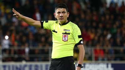 Başka hakem mi kalmadı? Beşiktaş'a yine Yaşar Kemal Uğurlu çıktı!