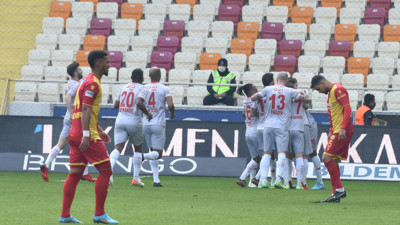 Futbolcuların sırdaşı Recep Şeker yazdı. Ne yaptın Sadık! Malatyaspor: Abbas yolcu! Antalyaspor: define buldu