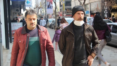 Vatandaşlar korona virüs tedbirlerini unuttu, maskeler çene altında kaldı