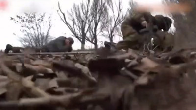 Ukrayna İçişleri Bakanı yaylım ateşi altında kaldı