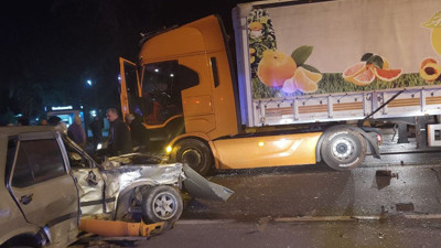 TIR'la çarpışan otomobilin sürücüsü öldü