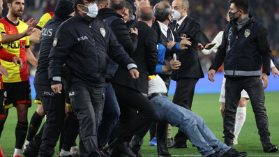 Bu ligi kim satın alsın? 90 dakikalık maçın 20 dakikası VAR için durdu.