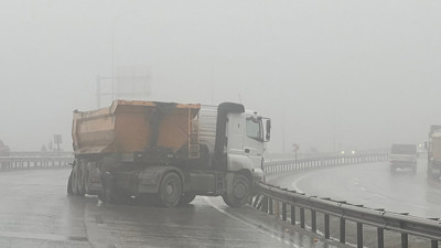 Çekmeköy'de yoğun sis kazaya neden oldu