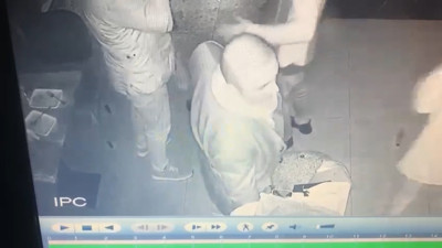 Bir kadının çantasında para çalarken görüntüleri ortaya çıkmıştı. Tv100'ün ardından bir kanal daha Metin Özkan'a kapılarını kapattı