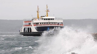 Feribot seferlerine fırtına engeli