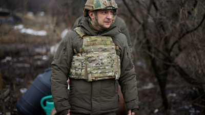 Ukrayna lideri Zelenskiy: Ellerinize silah alın, hazır olun!