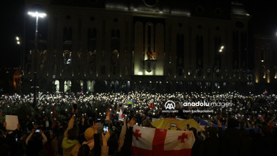 Gürcistan'da halk Ukrayna'ya destek vermek için sokağa çıktı