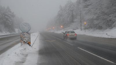 Bolu Dağı'nda kar ve sis etkili oluyor