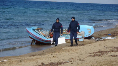 Teknesi karaya vurdu kendisi sırra kadem bastı