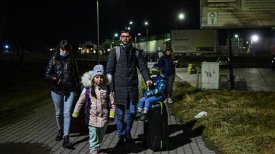 Ukraynalı sivillerin Macaristan'a girişi sürüyor