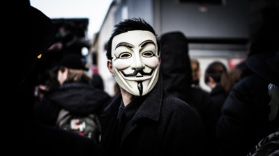 Anonymous Rusya'daki televizyon kanallarını hackledi