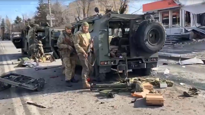 Rus konvoyunun vurulma anları kameralara yansıdı. Ruslar Harkov’a girdi