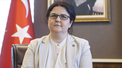 Hükümetin bakan değiştirmesi gündemdeyken Bakan Yanık 28 Şubat açıklaması ile koltuğu sağlama aldı