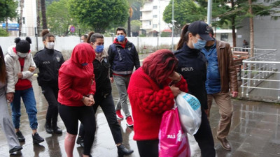 Fuhuş çetesinin lideri hamile kadın çıktı