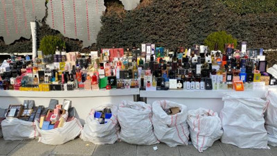 Fatih'te 7 milyon 500 bin liralık sahte parfüm ele geçirildi