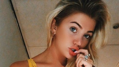 Hayranlarının tuhaf isteklerini yerine getiriyor