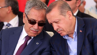 Bülent Arınç bu kez Erbakan belgeselinde konuştu. Yine rahat durmadı! Erdoğan'a ince gönderme