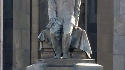 İtalyanlar: Dostoyevski'nin heykelini yıkalım!