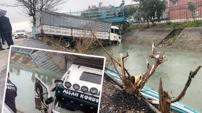 Kamyon kanala uçtu! Mahsur kalan yolcu 'Ben burada iyiyim' dedi…