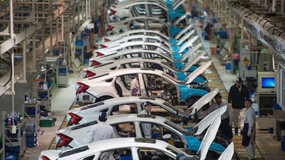 Flaş... Rusya'ya darbe üstüne darbe! 3 Otomotiv devi Rusya'dan çekilme kararı aldı