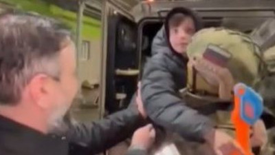 Savaşın acı gerçeğini 7 yaşındaki Türk çocuğu yaşadı