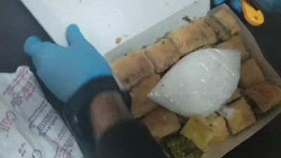 Baklava kutusunda uyuşturucu servisi